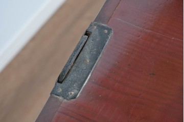 和製アンティーク　明治大正期　前面欅(ケヤキ)材　重厚な金具意匠が魅力の扉付き仙台箪笥　(R-085281)