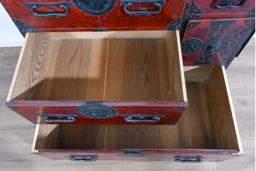 和製アンティーク　明治大正期　前面欅(ケヤキ)材　重厚な金具意匠が魅力の扉付き仙台箪笥　(R-085281)