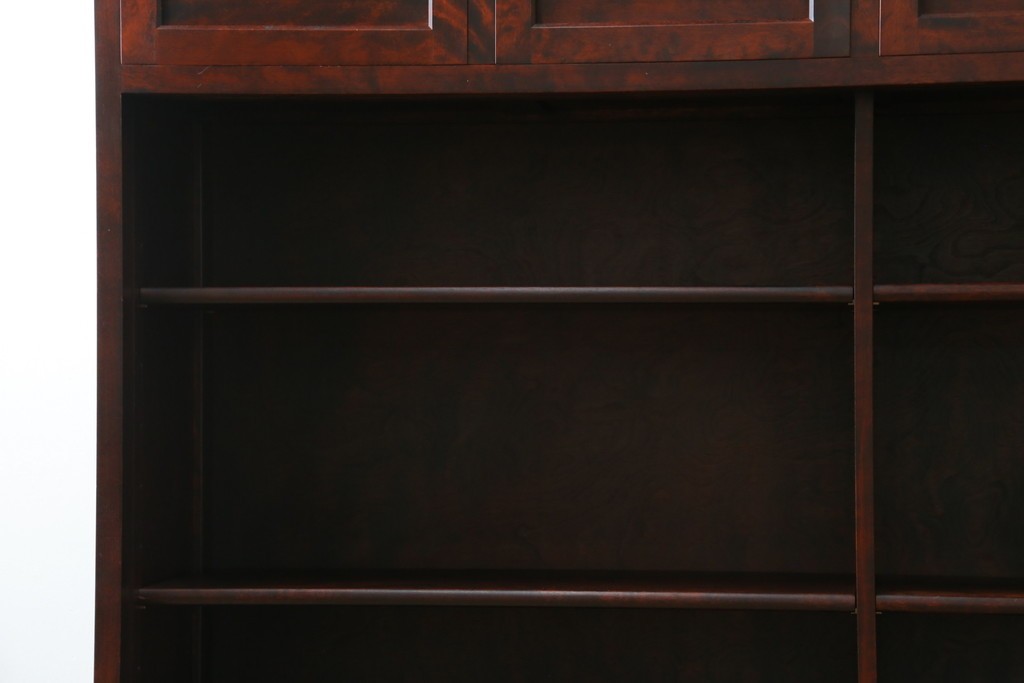 中古　美品　九州民芸家具　深みのある色調と格子意匠が魅力の重ね水屋箪笥　(R-085282)