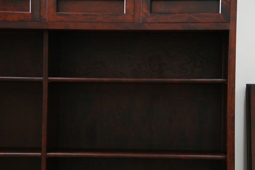 中古　美品　九州民芸家具　深みのある色調と格子意匠が魅力の重ね水屋箪笥　(R-085282)