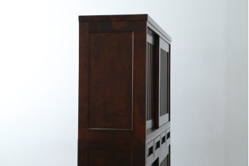 中古　美品　九州民芸家具　深みのある色調と格子意匠が魅力の重ね水屋箪笥　(R-085282)