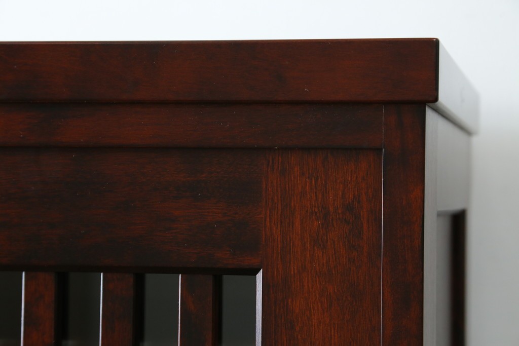 中古　美品　九州民芸家具　深みのある色調と格子意匠が魅力の重ね水屋箪笥　(R-085282)