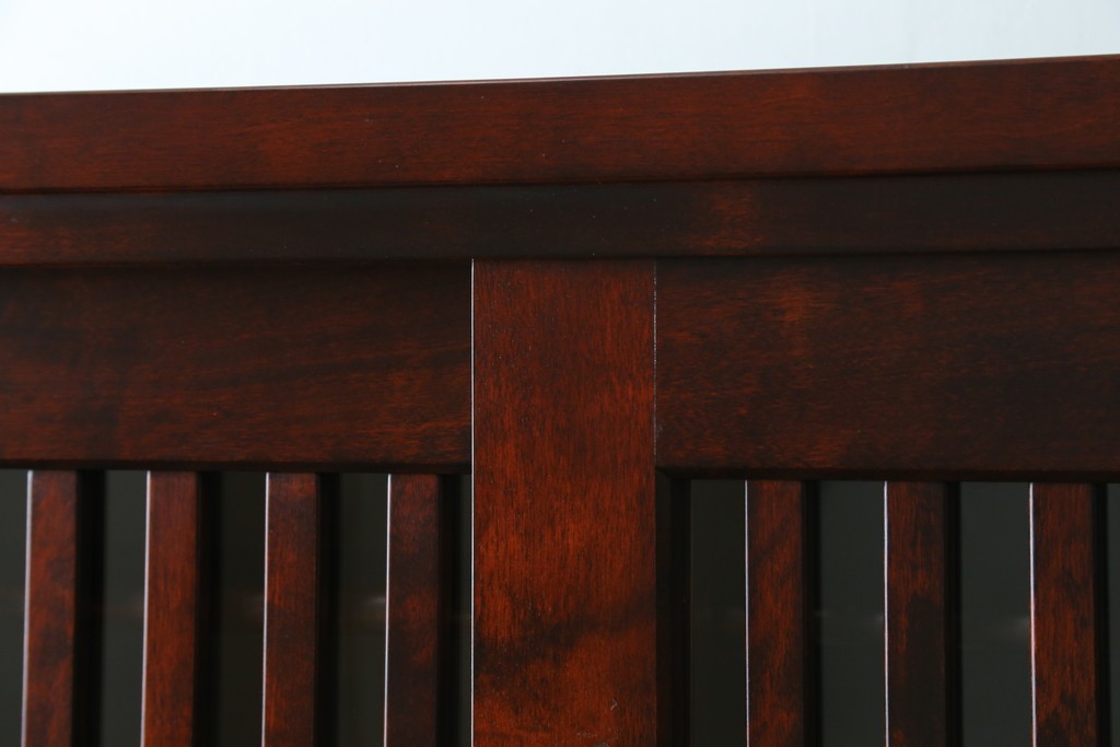 中古　美品　九州民芸家具　深みのある色調と格子意匠が魅力の重ね水屋箪笥　(R-085282)