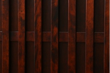 中古　美品　九州民芸家具　深みのある色調と格子意匠が魅力の重ね水屋箪笥　(R-085282)