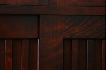 中古　美品　九州民芸家具　深みのある色調と格子意匠が魅力の重ね水屋箪笥　(R-085282)