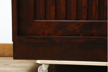 中古　美品　九州民芸家具　深みのある色調と格子意匠が魅力の重ね水屋箪笥　(R-085282)