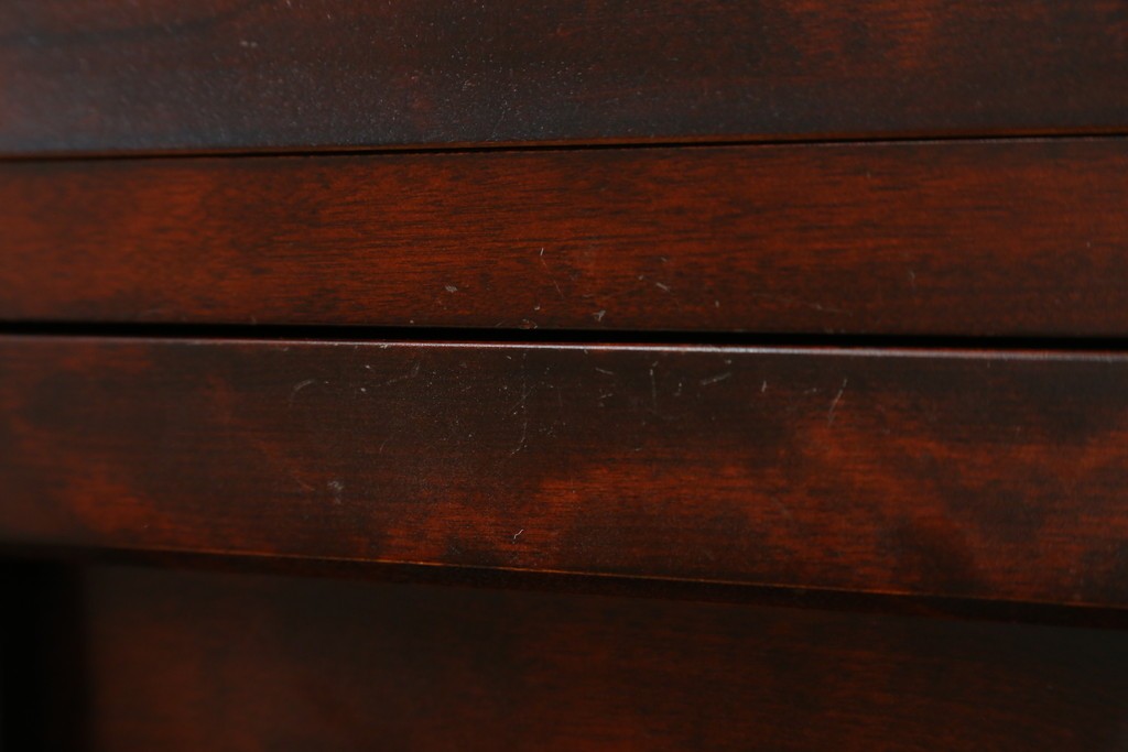 中古　美品　九州民芸家具　深みのある色調と格子意匠が魅力の重ね水屋箪笥　(R-085282)