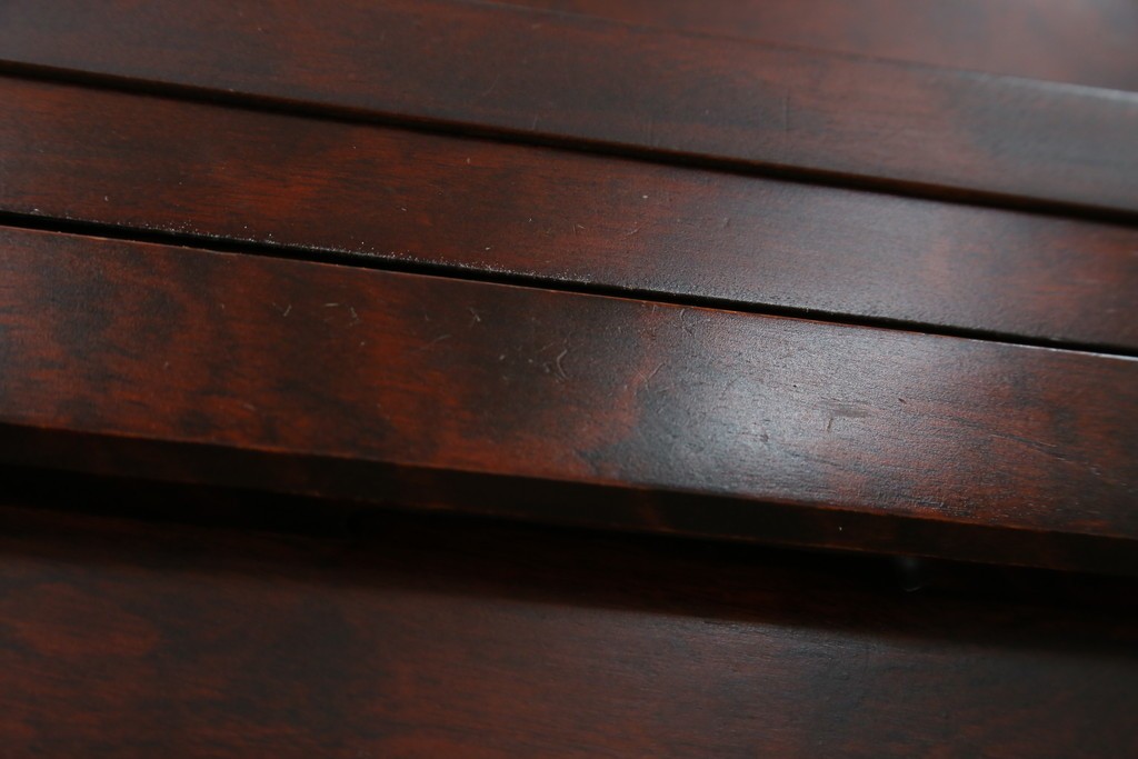 中古　美品　九州民芸家具　深みのある色調と格子意匠が魅力の重ね水屋箪笥　(R-085282)