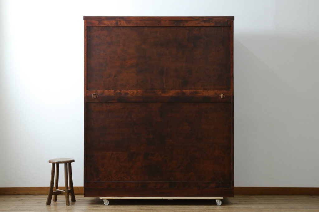 中古　美品　九州民芸家具　深みのある色調と格子意匠が魅力の重ね水屋箪笥　(R-085282)