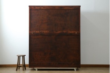 中古　美品　九州民芸家具　深みのある色調と格子意匠が魅力の重ね水屋箪笥　(R-085282)