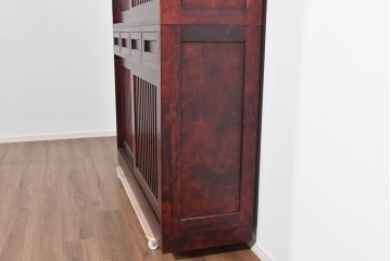 中古　美品　九州民芸家具　深みのある色調と格子意匠が魅力の重ね水屋箪笥　(R-085282)