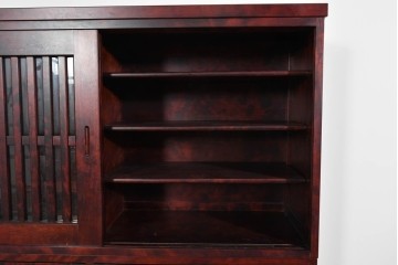 中古　美品　九州民芸家具　深みのある色調と格子意匠が魅力の重ね水屋箪笥　(R-085282)