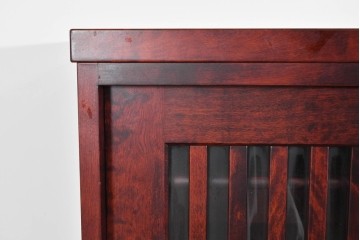 中古　美品　九州民芸家具　深みのある色調と格子意匠が魅力の重ね水屋箪笥　(R-085282)