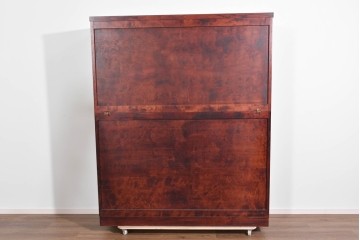 中古　美品　九州民芸家具　深みのある色調と格子意匠が魅力の重ね水屋箪笥　(R-085282)