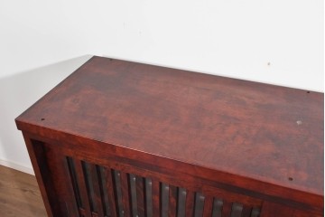 中古　美品　九州民芸家具　木肌の豊かな木目と格子が調和する上質な水屋箪笥サイドボード　(R-085283)