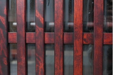 中古　美品　九州民芸家具　木肌の豊かな木目と格子が調和する上質な水屋箪笥サイドボード　(R-085283)