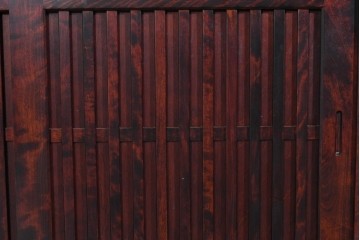 中古　美品　九州民芸家具　整った格子と使いやすい棚構成が魅力の水屋箪笥サイドボード　(R-085284)