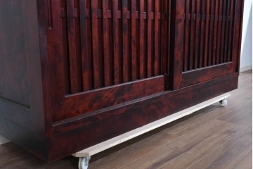 中古　美品　九州民芸家具　整った格子と使いやすい棚構成が魅力の水屋箪笥サイドボード　(R-085284)