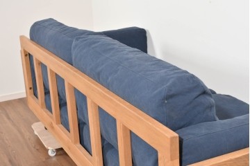 中古　ACME Furniture(アクメファニチャー)　CORONADO SOFA(コロナドソファ)　存在感のある木枠デザインの3人掛けソファ　定価約34万円　(R-085285)