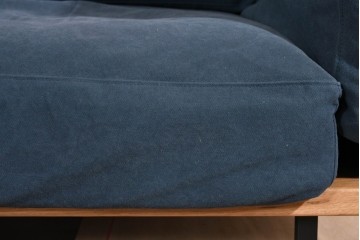 中古　ACME Furniture(アクメファニチャー)　CORONADO SOFA(コロナドソファ)　存在感のある木枠デザインの3人掛けソファ　定価約34万円　(R-085285)