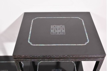 中古　美品　高級品　螺鈿装飾が華やかな飾り棚付きローボード　(R-085286)