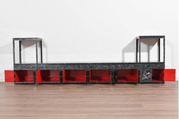 中古　美品　高級品　螺鈿装飾が華やかな飾り棚付きローボード　(R-085286)