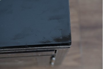 中古　美品　高級品　前面に施された螺鈿細工が華やかなサイドボード　(R-085287)