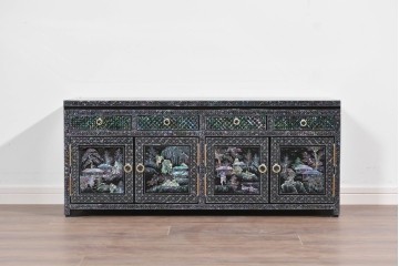 中古　美品　高級品　前面に施された螺鈿細工が華やかなサイドボード　(R-085287)