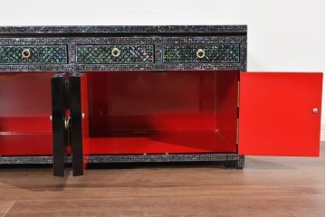 中古　美品　高級品　前面に施された螺鈿細工が華やかなサイドボード　(R-085287)