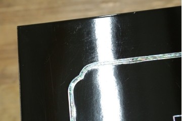 中古　美品　韓国民芸家具　高級品!!　螺鈿細工の風景装飾が華やかな引き出し付きローボード　(R-085288)