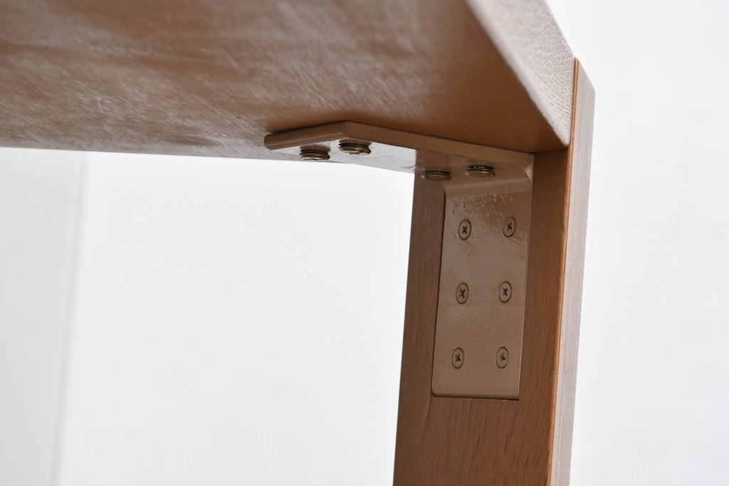 中古　イトーキ(ITOKI)　明るくすっきりとした印象のシンプルなダイニングテーブル　定価推定約22万円　(R-085291)