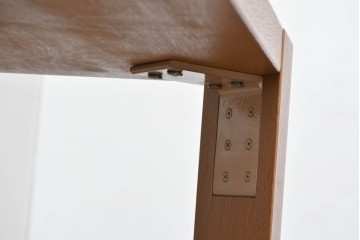 中古　イトーキ(ITOKI)　明るくすっきりとした印象のシンプルなダイニングテーブル　定価推定約22万円　(R-085291)