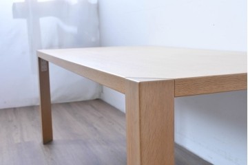 中古　イトーキ(ITOKI)　明るくすっきりとした印象のシンプルなダイニングテーブル　定価推定約22万円　(R-085291)