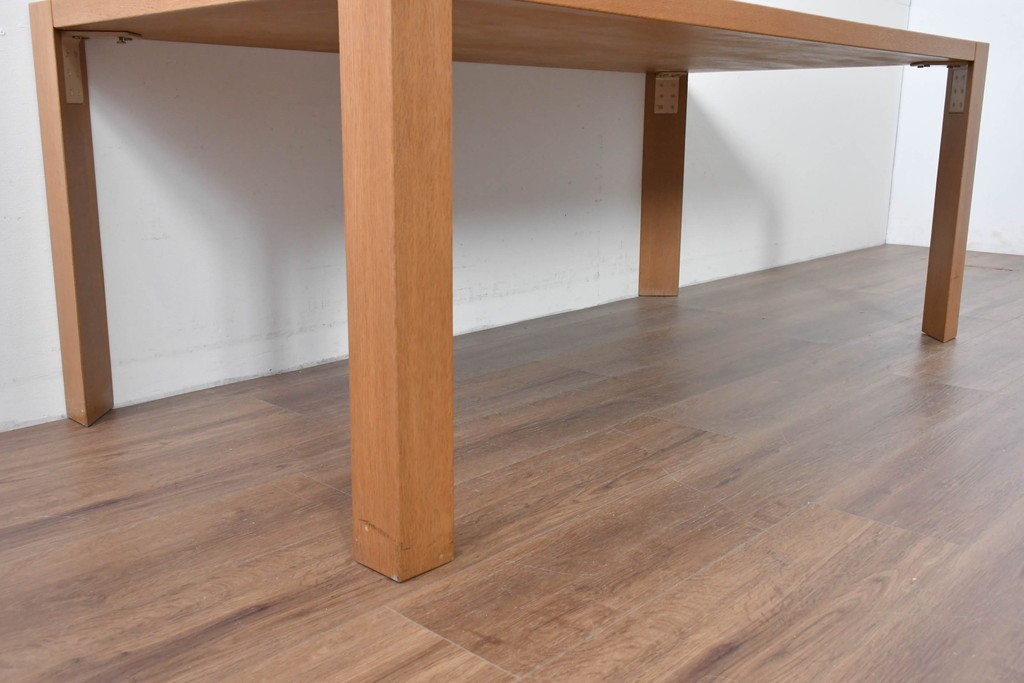 中古　イトーキ(ITOKI)　明るくすっきりとした印象のシンプルなダイニングテーブル　定価推定約22万円　(R-085291)