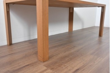 中古　イトーキ(ITOKI)　明るくすっきりとした印象のシンプルなダイニングテーブル　定価推定約22万円　(R-085291)