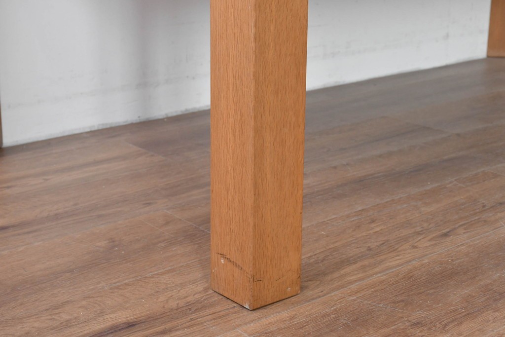 中古　イトーキ(ITOKI)　明るくすっきりとした印象のシンプルなダイニングテーブル　定価推定約22万円　(R-085291)