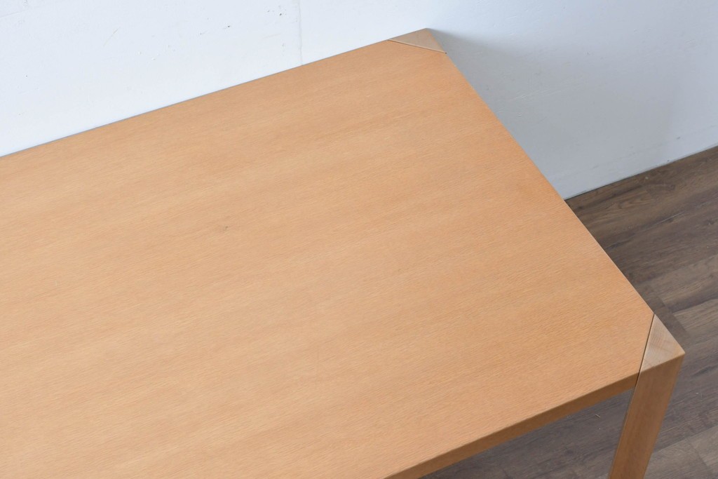 中古　イトーキ(ITOKI)　明るくすっきりとした印象のシンプルなダイニングテーブル　定価推定約22万円　(R-085291)