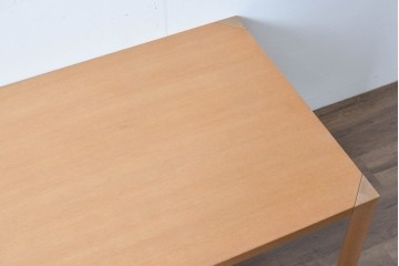 中古　イトーキ(ITOKI)　明るくすっきりとした印象のシンプルなダイニングテーブル　定価推定約22万円　(R-085291)