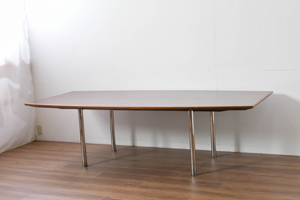 中古　希少な廃番品　イトーキ(ITOKI)　ロイヤルボート型　木目の美しい大型ミーティングテーブル　(R-085292)