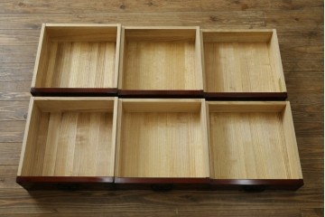 中古　美品　二本松工藝館　田中家具　金具装飾が格調高い印象を与える観音開きの収納箪笥　定価約88万円　(R-085293)