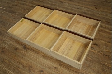 中古　美品　二本松工藝館　田中家具　金具装飾が格調高い印象を与える観音開きの収納箪笥　定価約88万円　(R-085293)