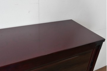 中古　美品　二本松工藝館　田中家具　金具装飾が格調高い印象を与える観音開きの収納箪笥　定価約88万円相当　(R-085293)