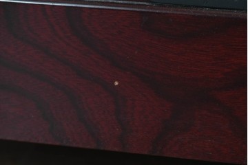 中古　美品　二本松工藝館　田中家具　金具装飾が格調高い印象を与える観音開きの収納箪笥　定価約88万円相当　(R-085293)