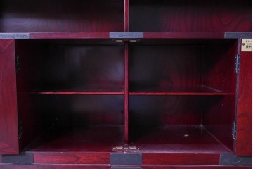 中古　美品　二本松工藝館　田中家具　金具装飾が格調高い印象を与える観音開きの収納箪笥　定価約88万円相当　(R-085293)