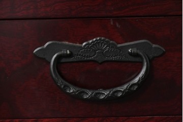 中古　美品　二本松工藝館　田中家具　金具装飾が格調高い印象を与える観音開きの収納箪笥　定価約88万円相当　(R-085293)