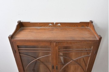 和製アンティーク　昭和初期　栗材　曲線意匠のガラス戸が味わい深い本箱　(R-085294)