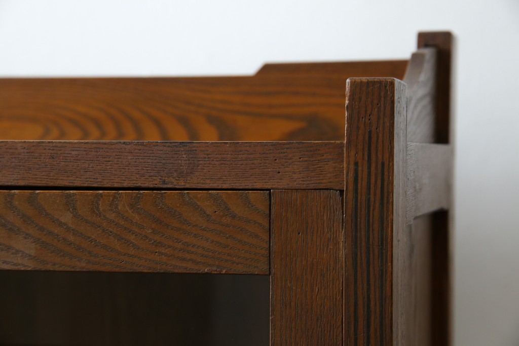 和製アンティーク　昭和初期　栗材　曲線意匠のガラス戸が味わい深い本箱　(R-085294)