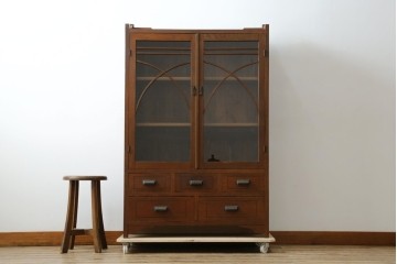 和製アンティーク　昭和初期　栗材　曲線意匠のガラス戸が味わい深い本箱　(R-085294)