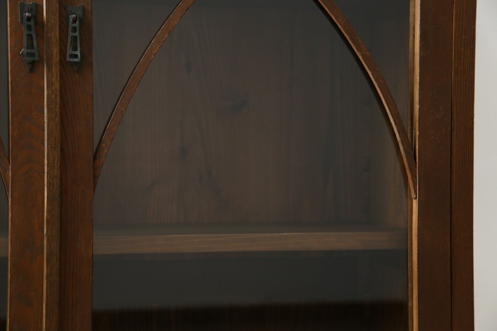 和製アンティーク　昭和初期　栗材　曲線意匠のガラス戸が味わい深い本箱　(R-085294)