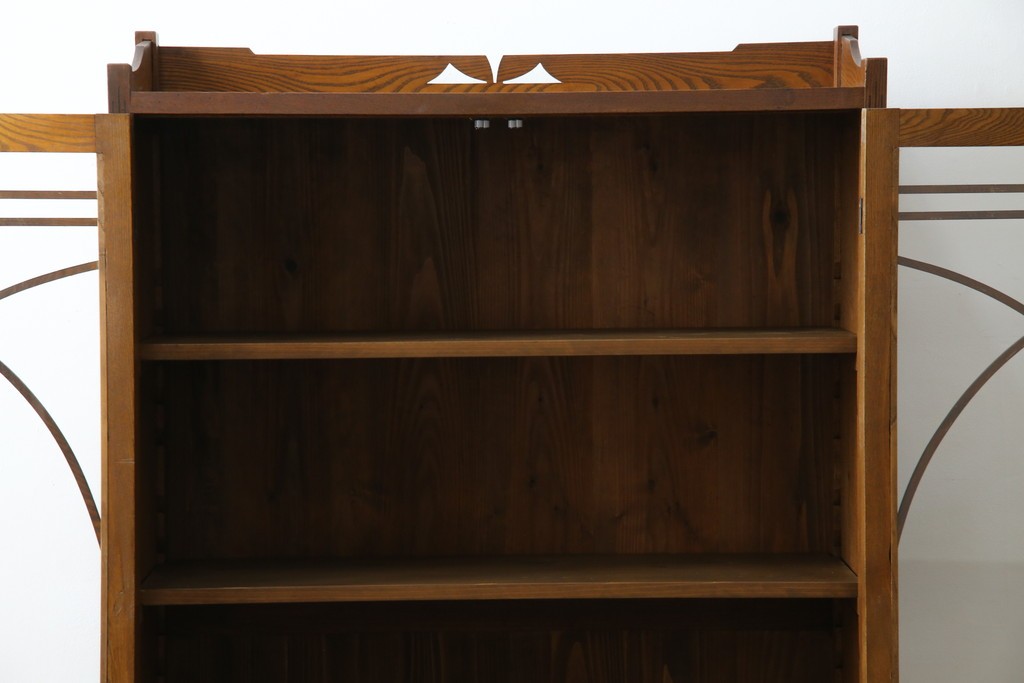 和製アンティーク　昭和初期　栗材　曲線意匠のガラス戸が味わい深い本箱　(R-085294)